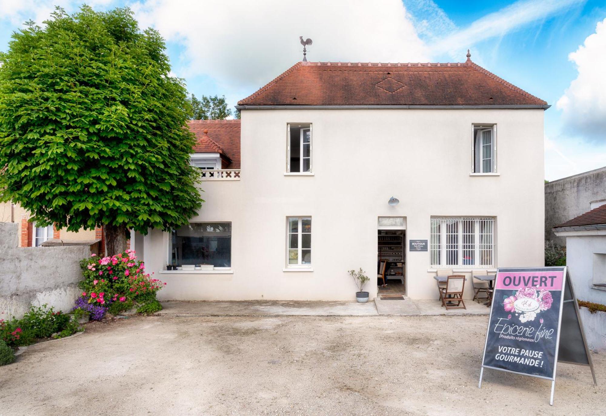 De Charme, Grand Confort Apartment Marolles-sous-Lignieres